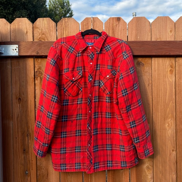 Wrangler button down, plaid, lined jacket - Picture 16 of 16